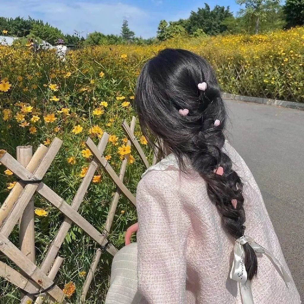 独自夜归的女孩